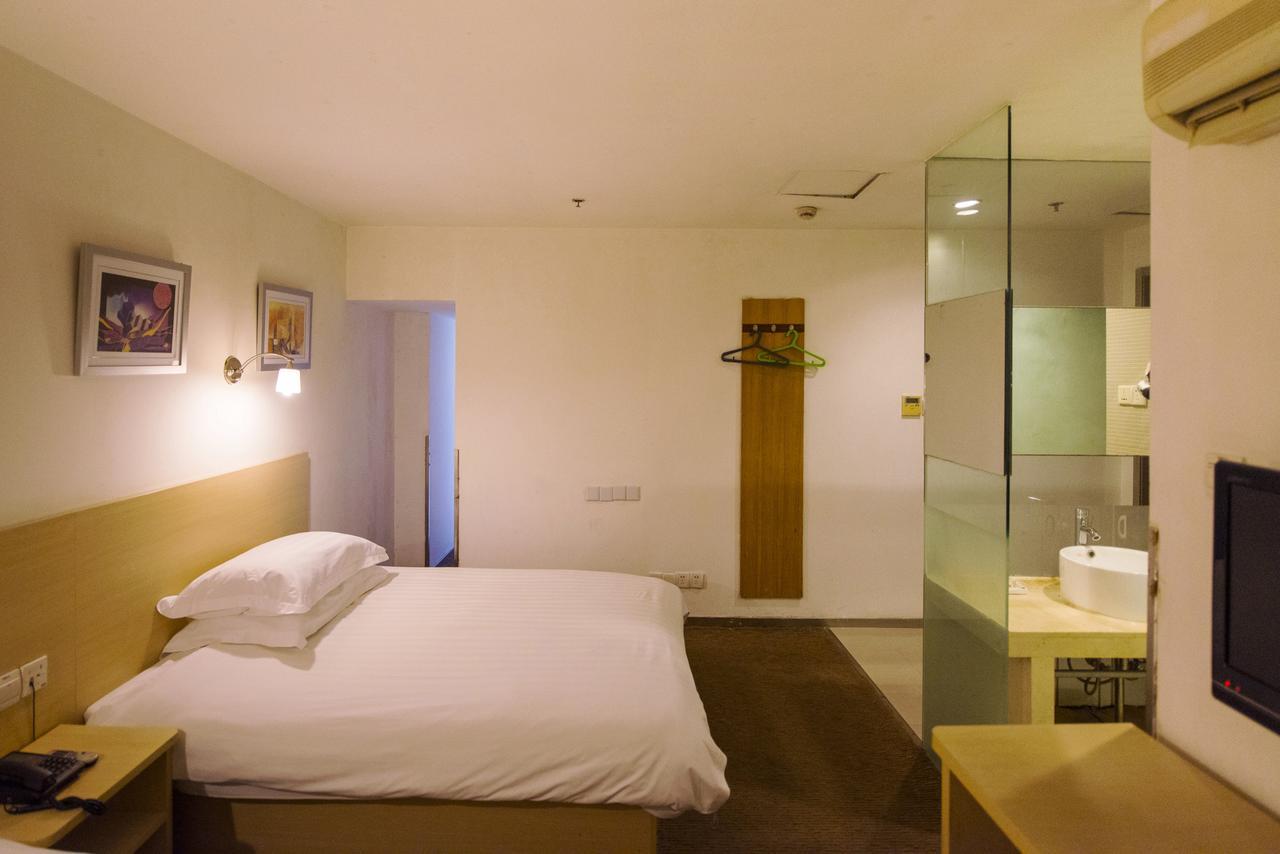 Motel Chongqing Jiefangbai Hongyadong Pedestrian Street Εξωτερικό φωτογραφία