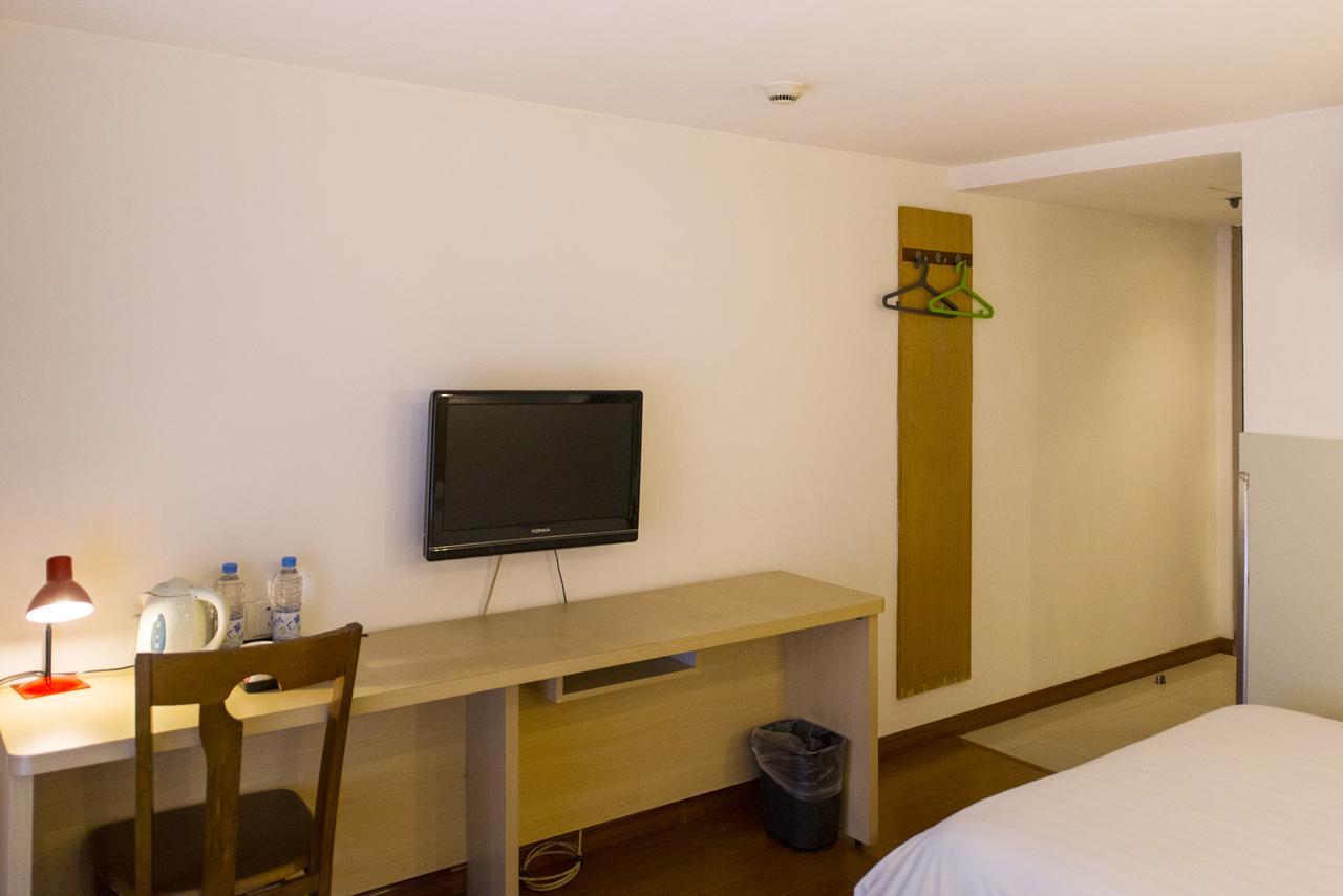 Motel Chongqing Jiefangbai Hongyadong Pedestrian Street Εξωτερικό φωτογραφία